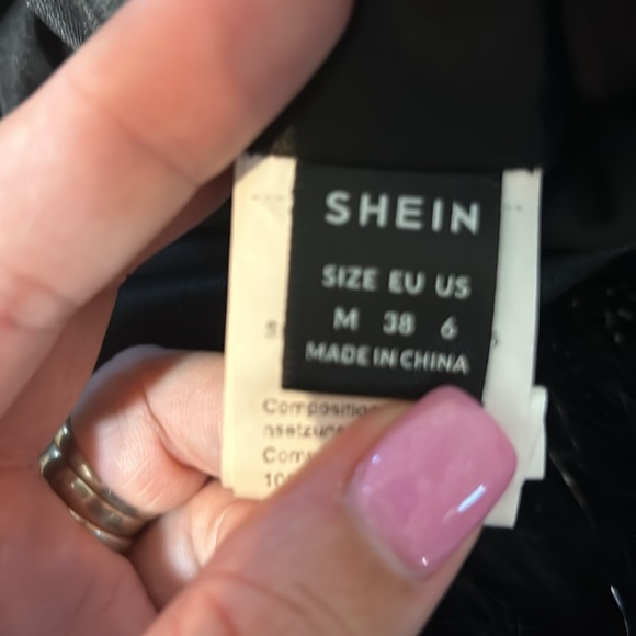 Fun skirt - Picture 2 of 3